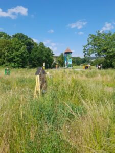 Insektenhotel beim Artenschutzturm